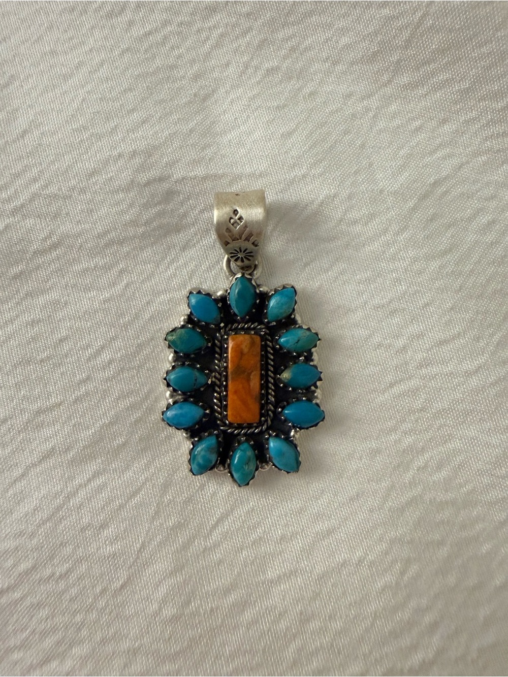 Nizhoni Traders - Kingman Turquoise and Orange Mojave Pendant. NWOT